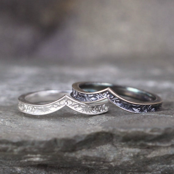 V Shape Wedding Band Country Western Style Chevron Ring Etsy