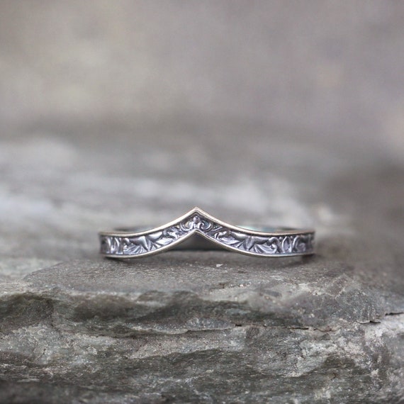 V Shape Wedding Band Country Western Style Chevron Ring Etsy