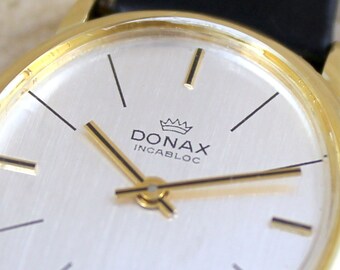 18K Yellow Gold Vintage Donax Wrist Watch - Swiss Made - circa 1970s - Dress Watch - Black Leather Strap - Mechanical Wind Watch