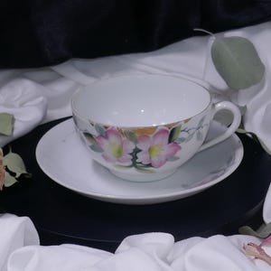 Vintage Noritake China Tea Cup and Saucer Set - Elegant Floral Design with Gold Trim, Japan
