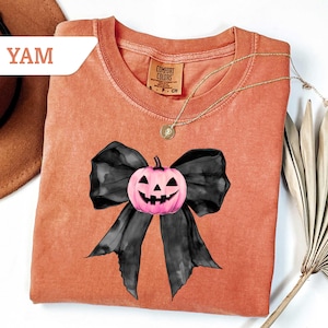 Comfort Colors®Halloween Sweatshirt,Spooky Halloween Shirt, Fall Retro Halloween Tshirt,Coquette shirt,Spooky Season Tee,Boo Sweatshirt Gift