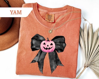 Comfort Colors®Halloween Sweatshirt,Spooky Halloween Shirt, Fall Retro Halloween Tshirt,Coquette shirt,Spooky Season Tee,Boo Sweatshirt Gift
