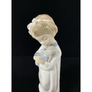 Vintage NAO Lladro Figurine | Girl in Nightgown with Doll image 5
