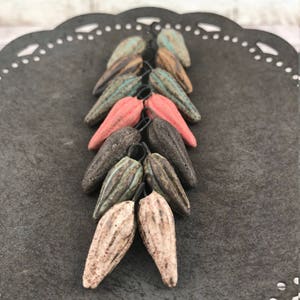 Cuentas de vainas de semillas de gres hechas a mano: suministros de cerámica rústica para aretes Marsha Neal Studio