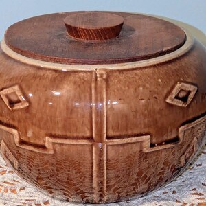 Mid Century Monmouth USA Pottery Bean Pot Crock - Brown Stoneware Diamond Relief