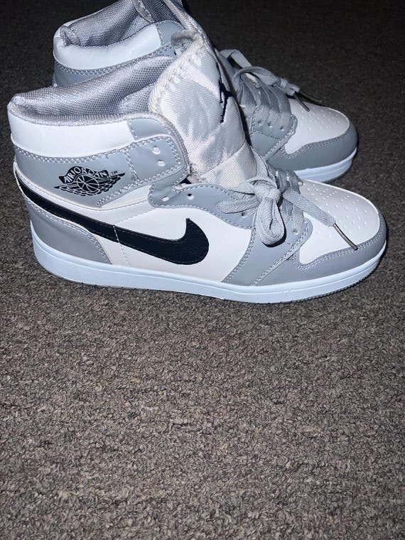 Tennis never worn Practically new - image 10