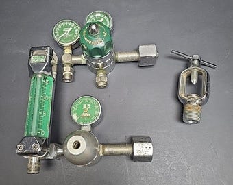VTG Oxygen Regulator Flowmeter Gauge Valve Lot Steampunk Cosplay PropsHeavy