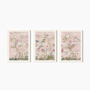 Conjunto de tres paneles de estilo chinoiserie rosa con estampados de pájaros y flores / Póster de arte de pared con tapiz japonés vintage, dibujo textil de seda asiática