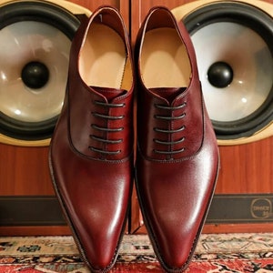 Handmade oxfords, Leather oxford shoes, Handcrafted oxfords, Men&#39;s oxford shoes, Vintage oxford shoes, Custom leather oxfords, Hand-stitched