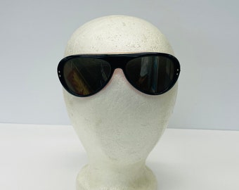 Vintage 1970s MOD red, white,and blue mirrored aviator style sunglasses