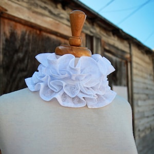 White Lace Neck Ruff - Statement Collar in Elizabethan, Edwardian, or Victorian Style - Lots of Colors
