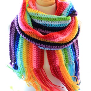 Regenboog sjaal - dikke sjaal - lange oversized deken sjaal in kleurrijke strepen - regenboog cadeau idee - door Mademoiselle zeemeermin