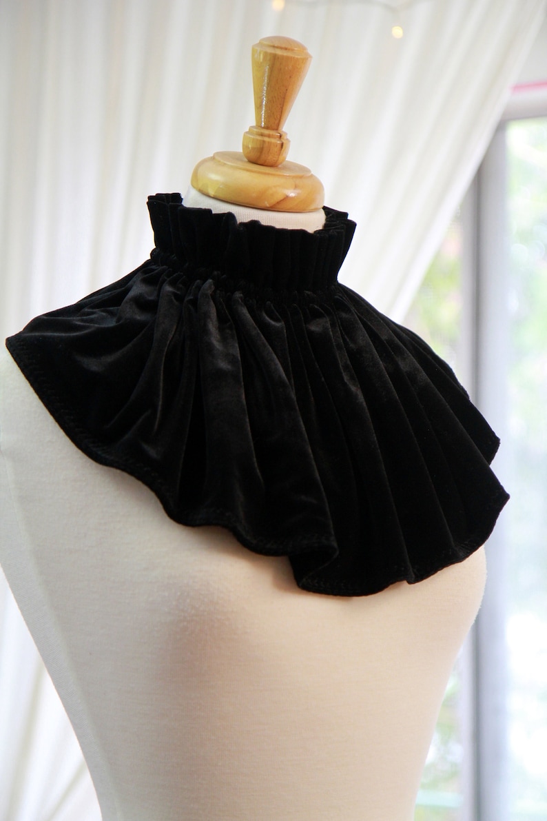 Victorian Velvet Ribbon Collar