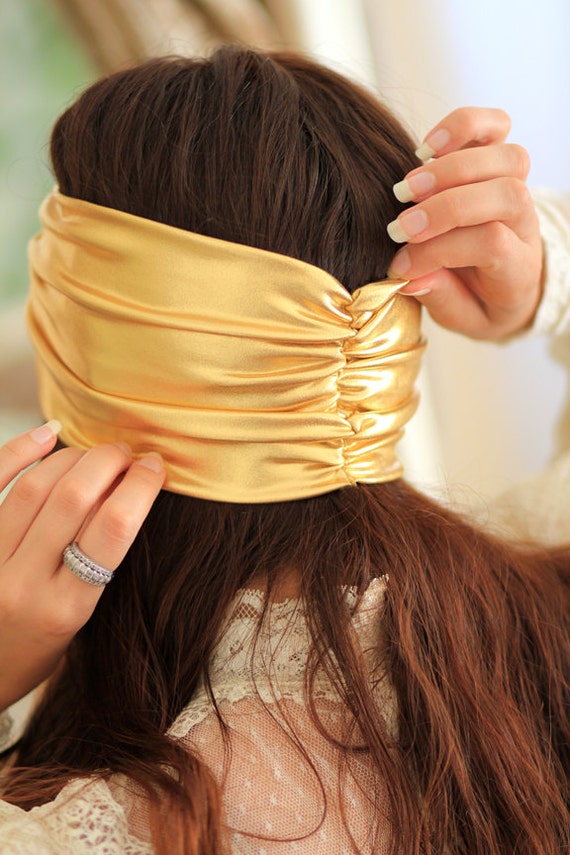 Turban Headband in Gold Metallic - Women display picture 1