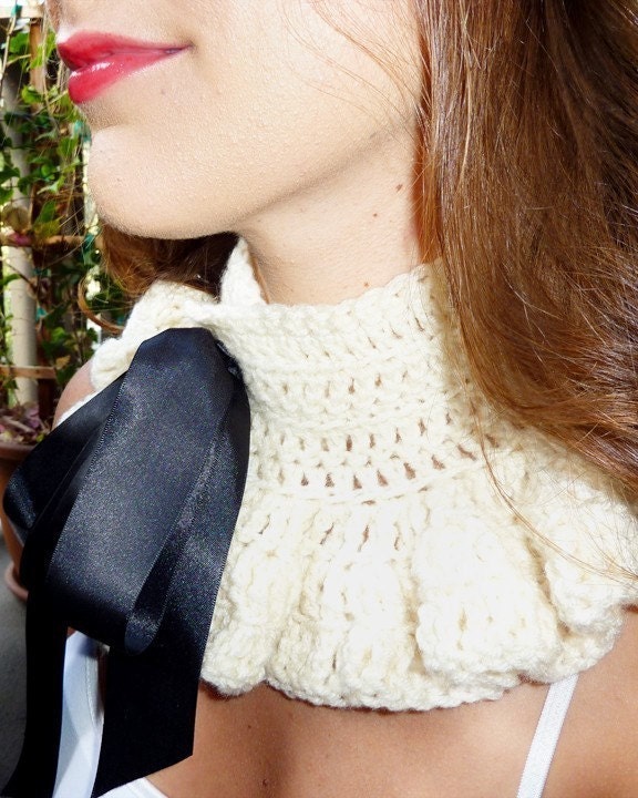 White Crochet Lace Collar, Vintage Style Collar, Lolita Fashion Collar  Accesories, Victorian Style Collar 