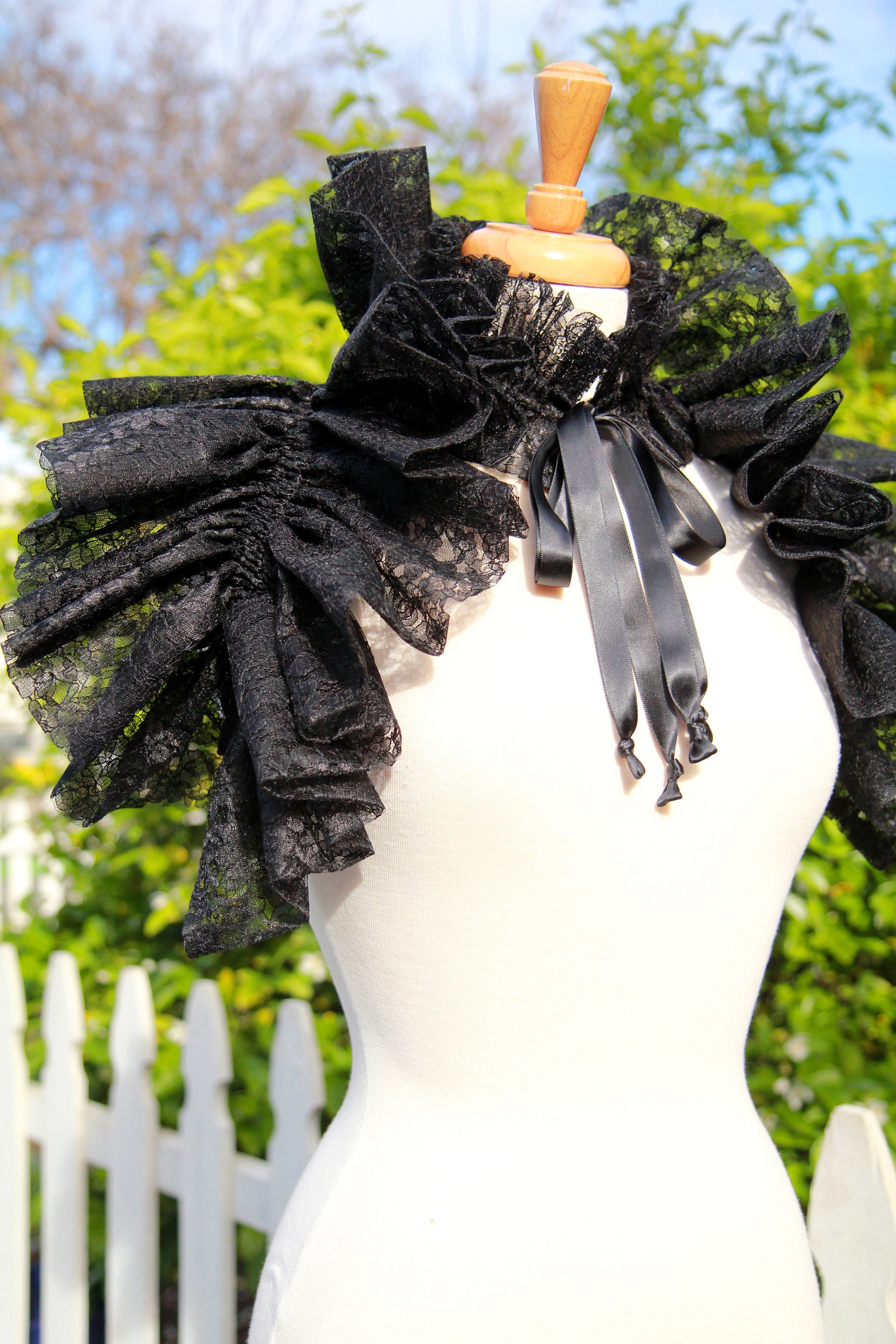 Victorian White Lace Collar - 2 Piece Set - Including a Lace