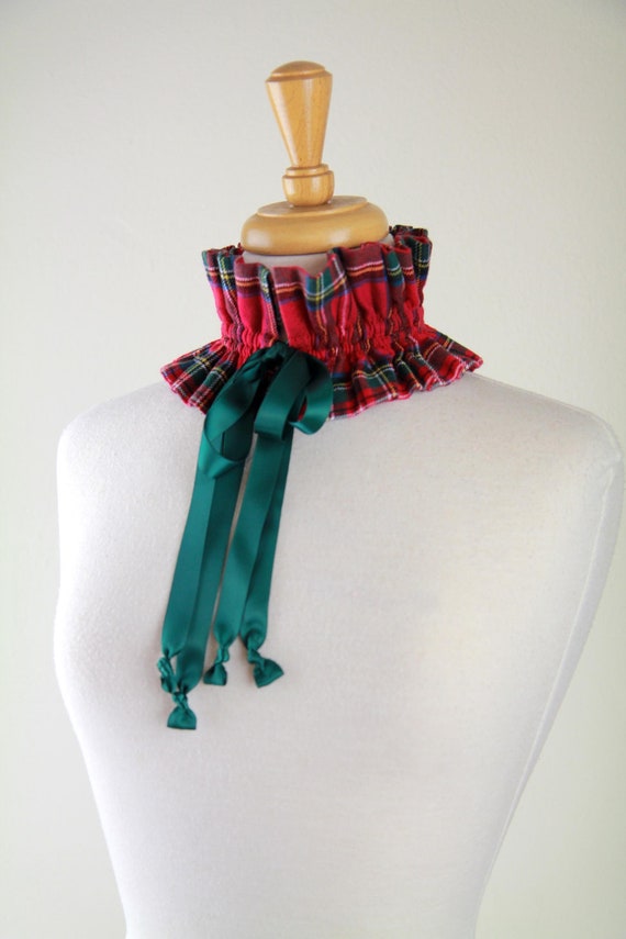 Victorian Collar in Christmas Plaid - Red and Green Tartan Neck Ruff or Choker - Cottagecore Holidays