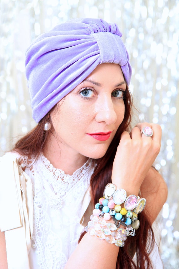 Turban Headwrap in Lavender Velvet - Women display picture 3