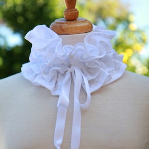 White Ruff Neck White Lace Neck Ruff - Statement Collar in Elizabethan, Edwardian, or ...