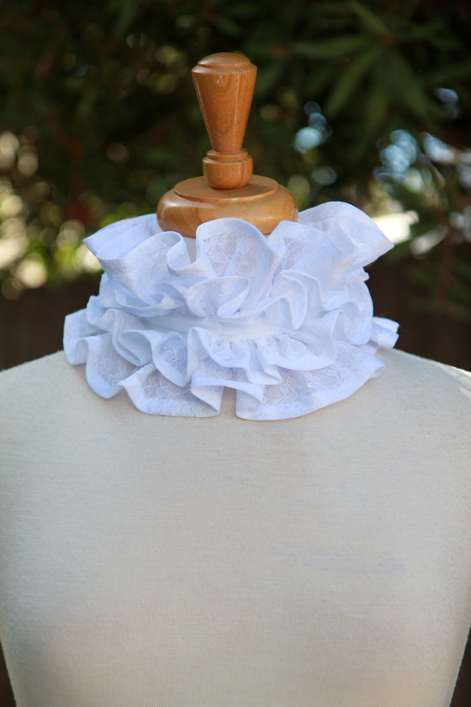 White Ruff Neck White Lace Neck Ruff - Statement Collar in Elizabethan, Edwardian, or ...