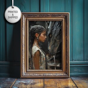 Opera d'arte murale raffigurante un drago e una ragazza in stile dark fantasy / Giovane donna mistica con un drago / Ritratto etereo generato dall'intelligenza artificiale / Belle arti Giclée