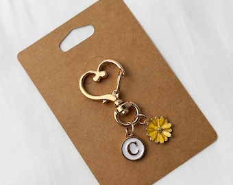 Daisy Keychain: Personalized Flower Keyring Gift for Girl