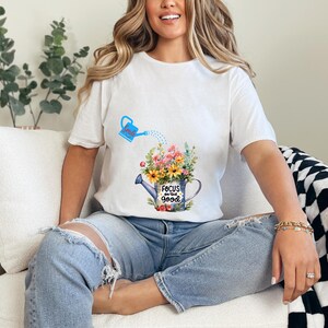 Maglietta con citazione positiva &quot;Focus On The Good&quot;, maglietta con grafica ispiratrice, maglietta edificante per la salute mentale, idea regalo per l&#39;amore per se stessi, maglietta con promemoria motivazionale