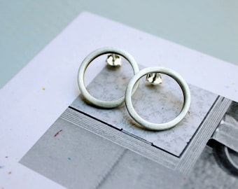 Silver round earrings