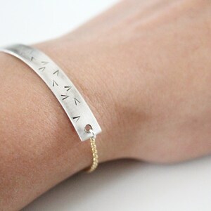 Bracciale minimal in argento sterlina immagine 4