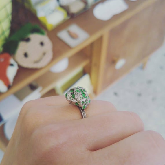 Roc water green ring シルバー　リング　緑 Green Onyx Rhodium Over Sterling Silver Frog Ring .42ctw
