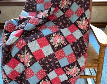 Vintage Hand Quilted Cheater Cloth Floral 4 patch on point Quilt