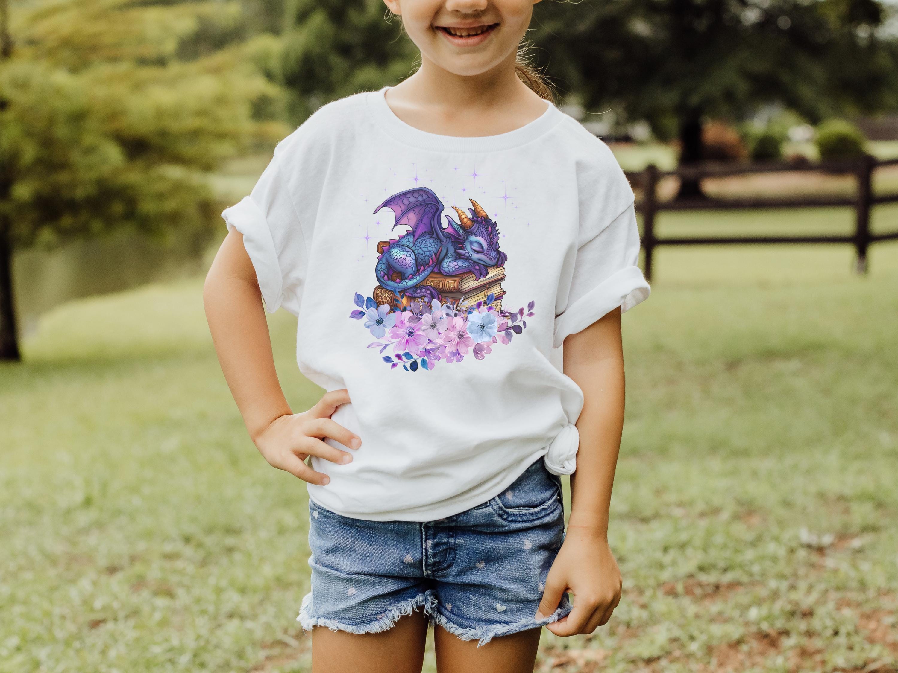 Buntes Kinder Drachen Shirt Niedliches Buch Drachen Grafik T-Shirt Spaß Geburtstagsgeschenk für Kinder Drachen Geburtstag Shirt für Jungen & Mädchen Leser Geschenk