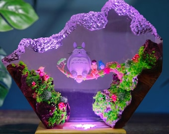 Lampada in resina "Spirito della Foresta", luce notturna magica del bosco, regalo per amanti degli anime, regalo di Natale per lei, decorazione ispirata agli anime, regalo del Ringraziamento