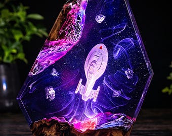 Star Trek USS Voyager NCC-74656 Resin Night Light, Millennium