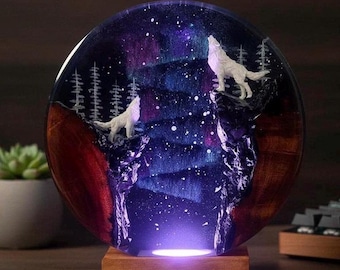 Silver Wolf Resin Lamp, Handmade Home Decor Epoxy Lamp, Diorama White Wolfs resin art, Wofts Night Light, Northern Lights Gift,handmade gift