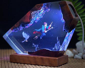 Diorama de niño mago volando con lámpara, luz nocturna personalizada hecha a mano de mundo mágico, regalo único, decoración personalizada, luz nocturna de castillo mágico de fantasía.