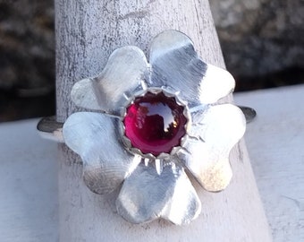 Sterling silver flower ring  // Valentine's Day Garnet flower ring // Sterling Flower statement ring // One of a kind ring