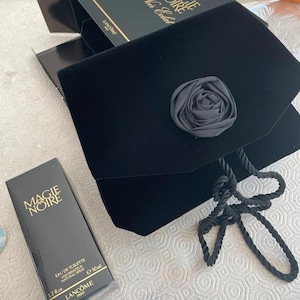 Vintage. Make an offering Lancome Magie Noire 1980&#39;s Original Version 50ml, 1.7 fl oz + Noir Eclat +handbag new in box