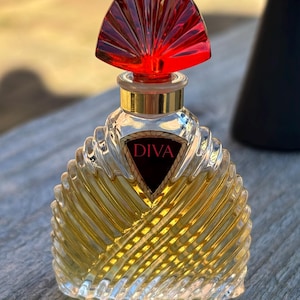 Lägg ett erbjudande Vintage 2 x Ungaro miniatyr Diva. Eau de parfym