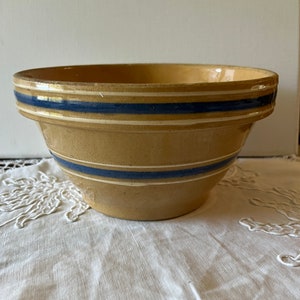 Antique/Vintage Watt Ware 8&quot; Blue and White Stripped Yellow Ware Bowl