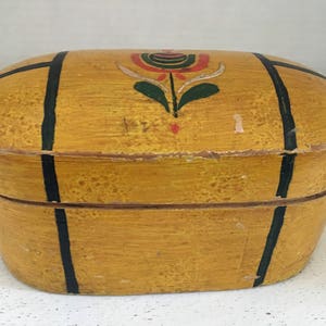 Antique 19th Century Chrome yellow Painted Norwegian/Scandinavian Tine Box