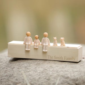 Custom Wooden Family Sculpture Figurines, Family Gift, Home Decor,Gift for Mom,Gift for Dad,Keepsakes for Family Members,Back to School Gift
