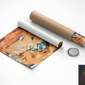 Puede incluir: Una impresi&oacute;n de arte abstracto con figuras en tonos naranja, marr&oacute;n y verde. La impresi&oacute;n est&aacute; parcialmente desenrollada, con una secci&oacute;n enrollada y un tubo cil&iacute;ndrico de cart&oacute;n. Tambi&eacute;n hay un peque&ntilde;o objeto redondo plateado.