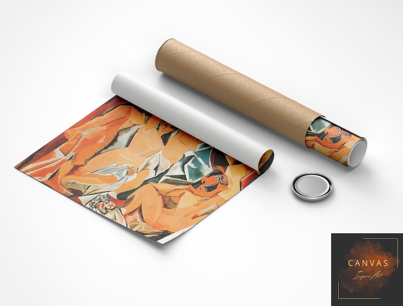 Puede incluir: Una impresi&oacute;n de arte abstracto con figuras en tonos naranja, marr&oacute;n y verde. La impresi&oacute;n est&aacute; parcialmente desenrollada, con una secci&oacute;n enrollada y un tubo cil&iacute;ndrico de cart&oacute;n. Tambi&eacute;n hay un peque&ntilde;o objeto redondo plateado.