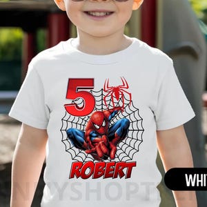 T-shirt d'anniversaire inspiré d'araignée, fête à thème Spidey et ses amis, chemise personnalisée, chemise d'anniversaire cadeau, t-shirts de famille S090