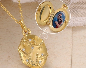 Botanical Branch Locket, Nature Inspired Leaf Necklace, Personalized Keepsake Gift