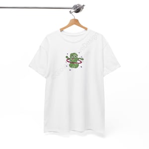 Camiseta unisex de algodón grueso con diseño de extraterrestre juguetón, hula hoop, divertida camiseta gráfica, regalo único, divertida camiseta con garabatos, estética