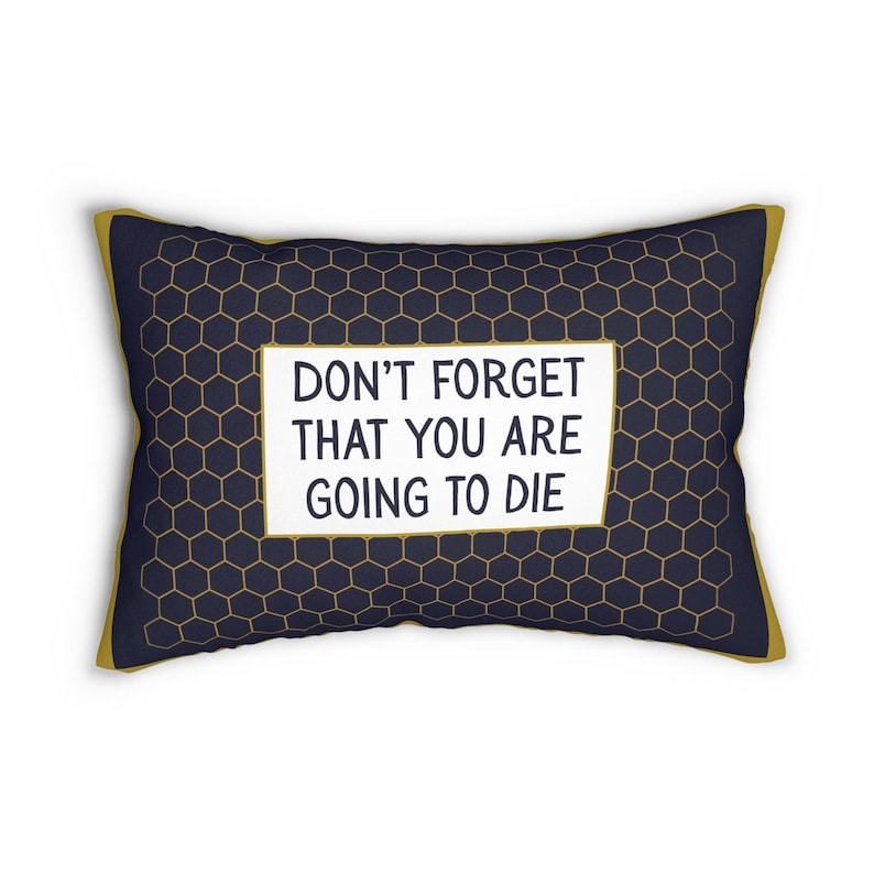 No olvides que vas a morir, almohada lumbar azul marino y dorada con diseño de panal de abeja, 20x14 imagen 1