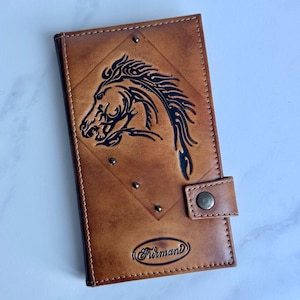Cartera de cuero con grabado de caballo para hombre Cartera de cuero minimalista fina para tarjetas Tarjetero Tarjetero Cartera para tarjetas de visita Regalos para él