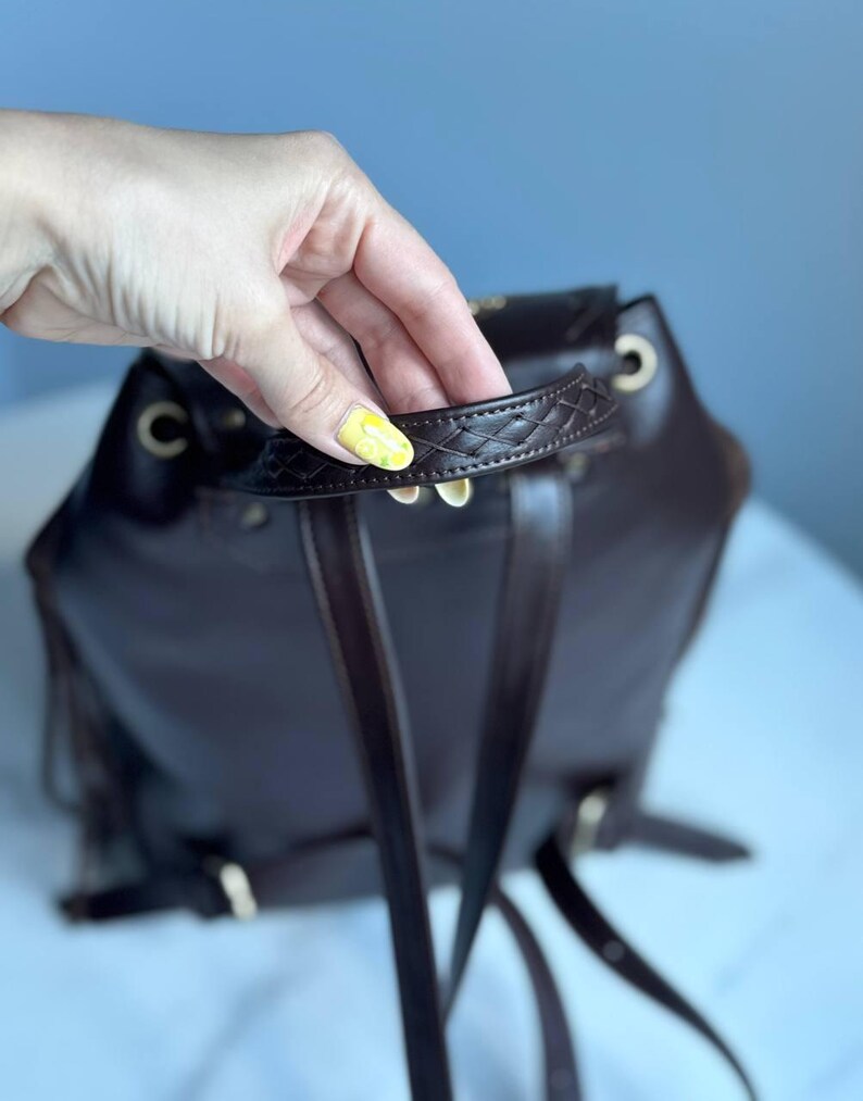 Zaino da donna in vera pelle marrone stile boho, borsa da viaggio di lusso firmata, regalo celtico immagine 10